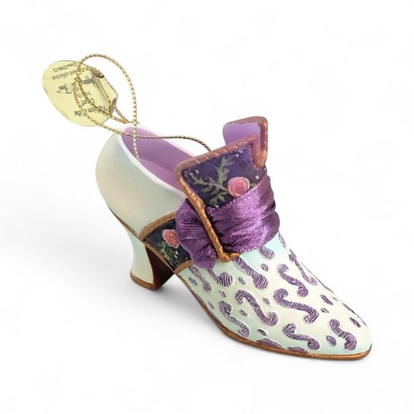 Stepping in Time “Fasion of the Court” – Collectible Shoe Ornament by Ashton-Dra - Picture 1 of 6